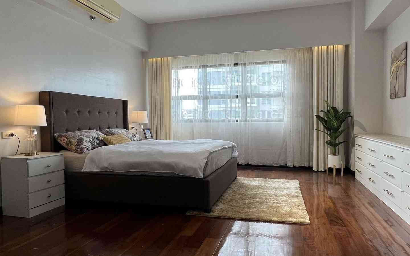 Avalon 3BR across Ayala Mall